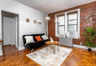 Pad On The Parkway allows 18 year olds to book a room