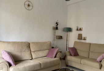 Agustinos Borja has Balcony rooms