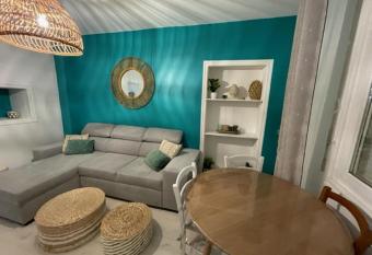 Le petit pelet - Centre historique, proche Halles de Niort, port Boinot, moulin du Roc - 2 mn hyper centre, Wifi et Netflix allows 18 year olds to book a room