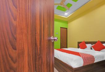 OYO 81446 Hotel Patil allows 18 year olds to book a room