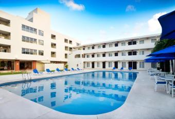 Hotel Bonampak allows 18 year olds to book a room