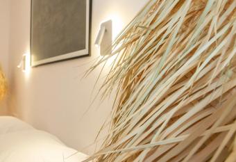 Acanthus Houses allows 18 year olds to book a room