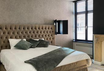 Absolute Bruges allows 18 year olds to book a room