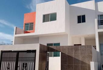 Tacho  s House. Privacidad desde 6 hasta 8 personas has Balcony rooms