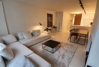 Walhalla Knokke sea view has Balcony rooms