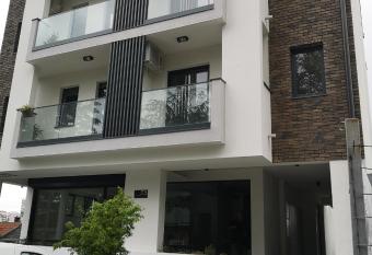 Apartman 25 allows 18 year olds to book a room