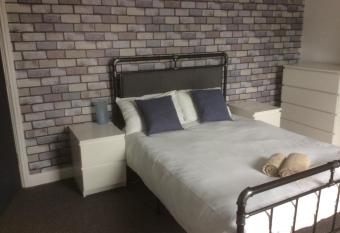 204 Uttoxeter Old Road allows 18 year olds to book a room