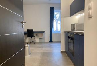 Jog  sz Street - A. Apartman allows 18 year olds to book a room