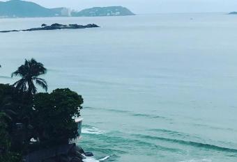 Guaruj   - Praia das Asturias Beira-Mar allows 18 year olds to book a room