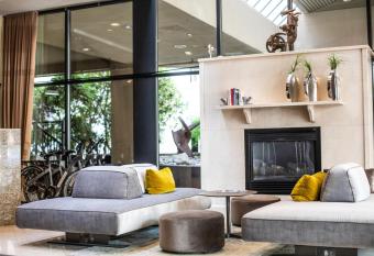 The Listel Hotel Vancouver allows 18 year olds to book a room