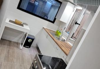 Intrasuelo White en Las Palmas allows 18 year olds to book a room