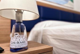 Donna Fel   has Balcony rooms