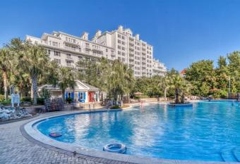 The Grand Sandestin has rooms with a private hot tub