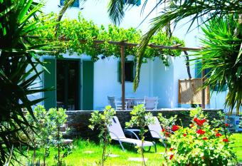 Ancient Meropia - Les jardins des muses has Balcony rooms