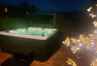 Jacuzzi huisje De Berenshoeve allows 18 year olds to book a room