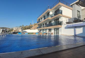 ARGENTO PLAZZO has Balcony rooms