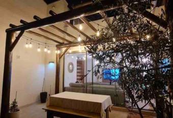 Espectacular casa en bah  a inglesa! has Balcony rooms