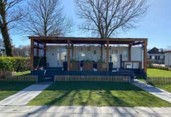 Cheerful and relaxing chalet Viena(Park deHorn824) has Balcony rooms