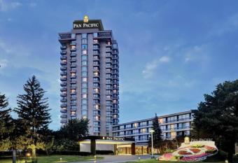 Pan Pacific Toronto has Balcony rooms