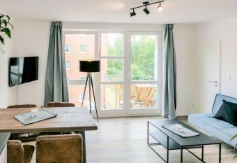 Wohlf  hlwohnung im Zentrum mit 24-7 Self Check-In, WLAN & Smart TV has Balcony rooms