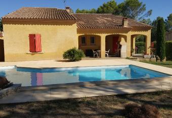 La demeure d H  lice allows 18 year olds to book a room