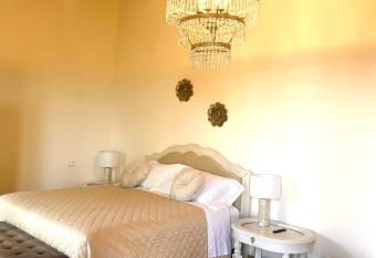 Boutique Hotel Masolino has rooms with a private hot tub