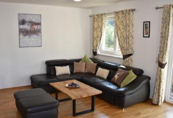 Apartment NICOLA - by Four Seasons Apartments has Balcony rooms