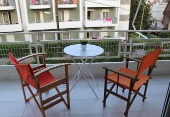 Zoe Apartments has Balcony rooms