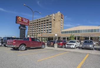 DoubleTree by Hilton Calgary North allows 18 year olds to book a room