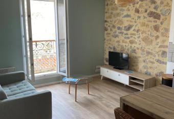 Appartement climatis   SETE - Rue MONTMORENCY has Balcony rooms