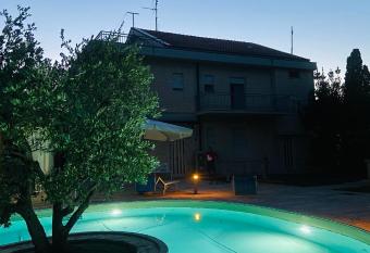 Casetta con Piscina - internet gratuito has Balcony rooms