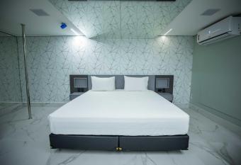 Drops Motel Campinas allows 18 year olds to book a room