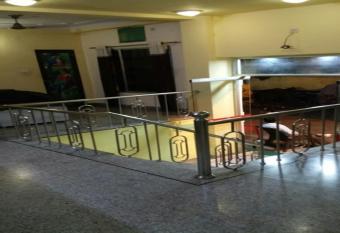 Kashi Inn By WB Inn allows 18 year olds to book a room