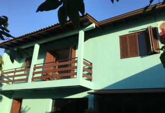 Apto em Cachoeirinha-RS allows 18 year olds to book a room