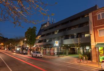 Econo Lodge North Adelaide has Balcony rooms