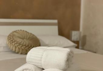 Le Stanze della Braceria Calabrese has Balcony rooms