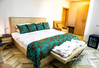 AVE MEDICA Apartments allows 18 year olds to book a room