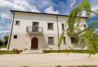 Agriturismo Il Sentiero degli Ulivi - Irpinia has Balcony rooms
