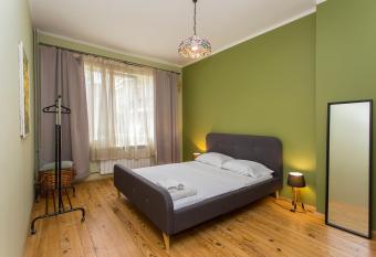 Colorful 2BDR Apartment in the City Center allows 18 year olds to book a room