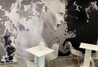 Hotel stranamore allows 18 year olds to book a room