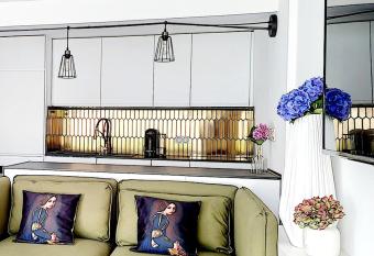 MOY   has Balcony rooms