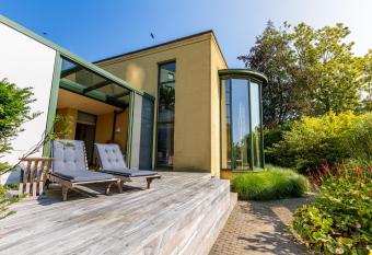 Villa Francine has Balcony rooms