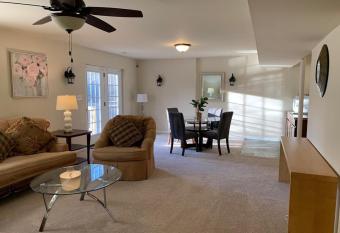 Fabulous Villa in Fairfax VA has Balcony rooms
