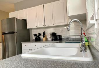 Texas Holdoem Duplexo 3BR Free Parking has Balcony rooms