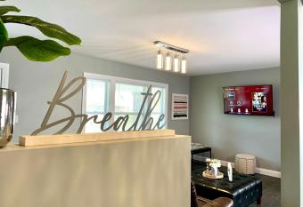 The Horseshoe Falls Villa has Balcony rooms