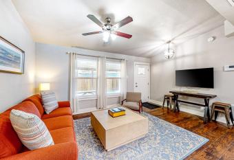 Montview Abode has Balcony rooms