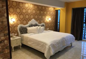 Lima Central Design Hotel Spa & Club allows 18 year olds to book a room