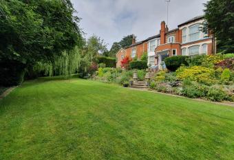 Spectacular Period Property Located In Leicester has Balcony rooms