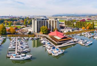 Radisson Blu Vancouver Airport Hotel & Marina allows 18 year olds to book a room
