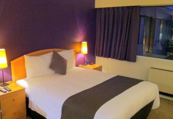 Cassandra Hotel allows 18 year olds to book a room